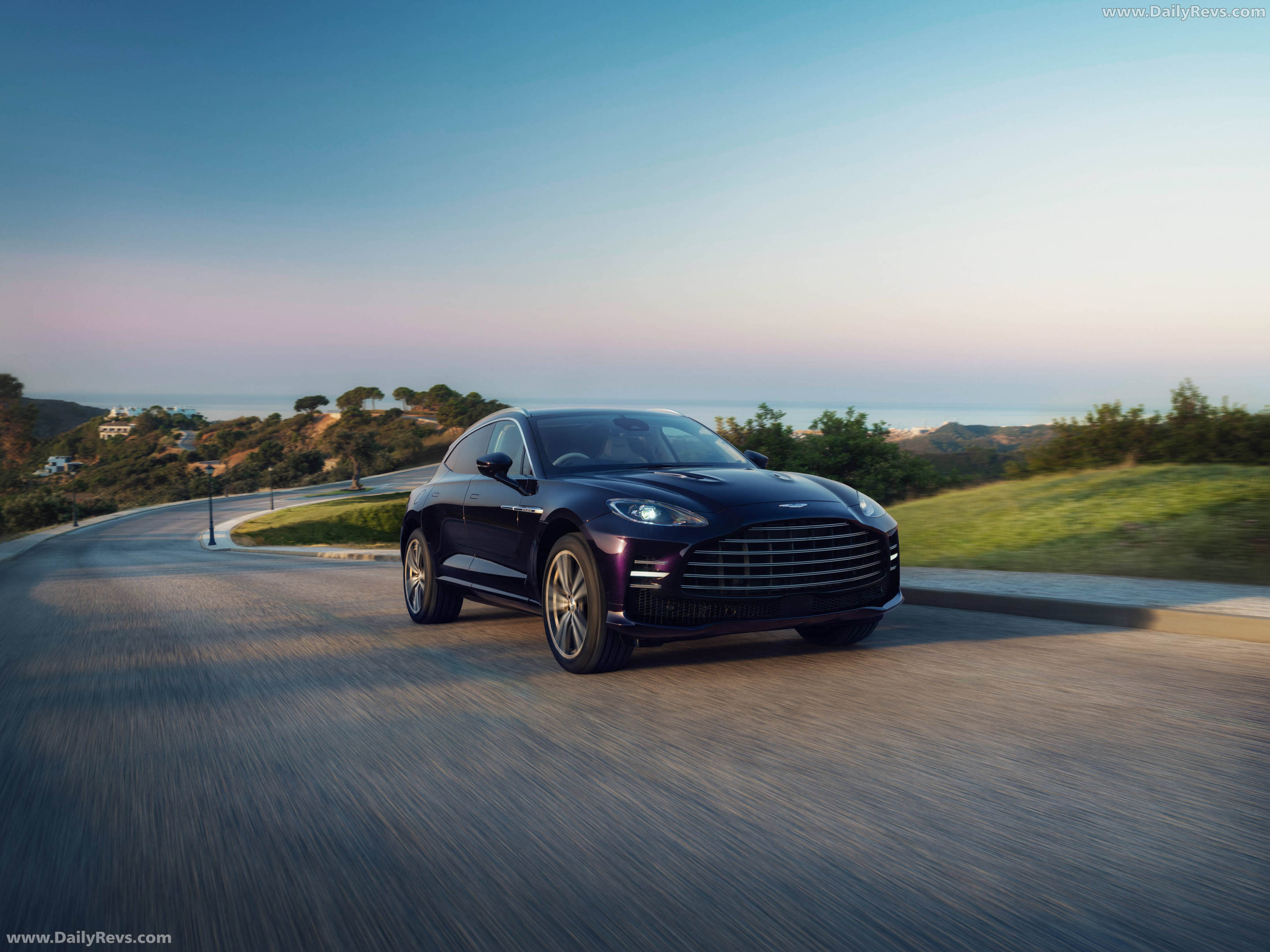 2027 Aston Martin DBX GT Front View